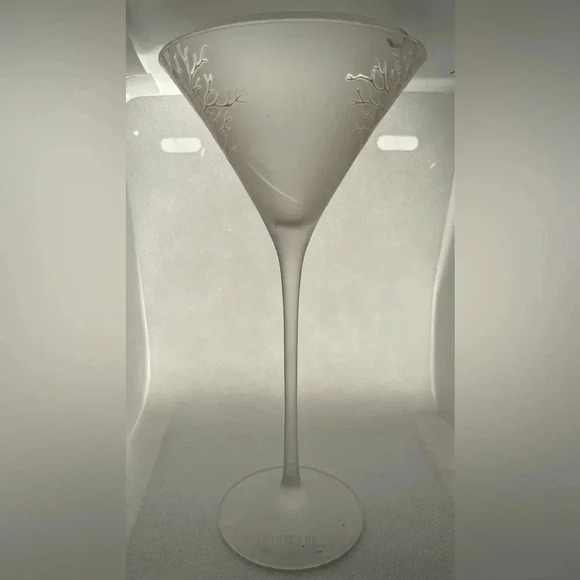 Belvedere | Spectre 007 long stemmed frosted martini glass. - Picture 2 of 14
